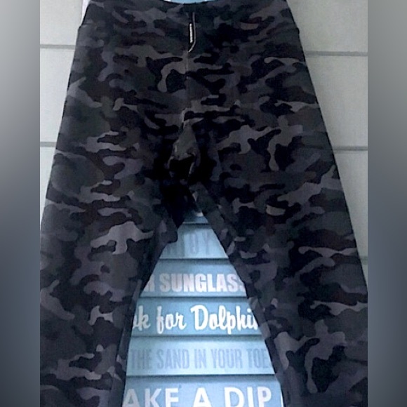 EXPRESS Camouflage legging pants lounge, exercise, run errands, lunch etc NEW L - Picture 12 of 12